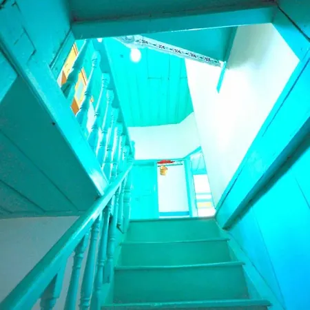 House With Blue Balcony 度假居 卡斯