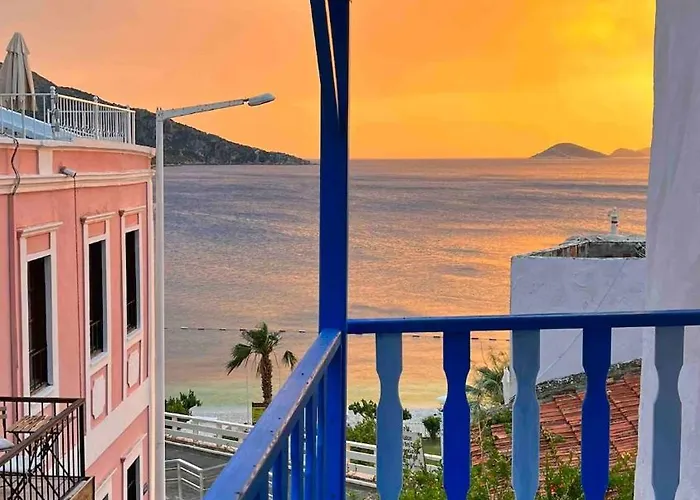 Tatil Evi House With Blue Balcony