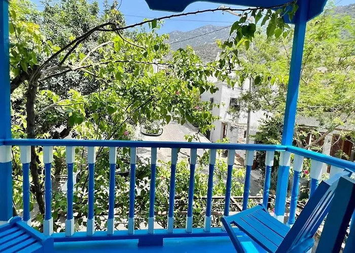 House With Blue Balcony Tatil Evi